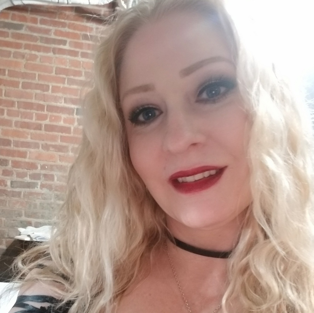 Meet your Posher, Monique